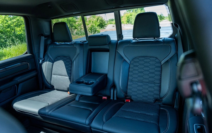 Dodge RAM cena 268000 przebieg: 18000, rok produkcji 2022 z Ropczyce małe 781